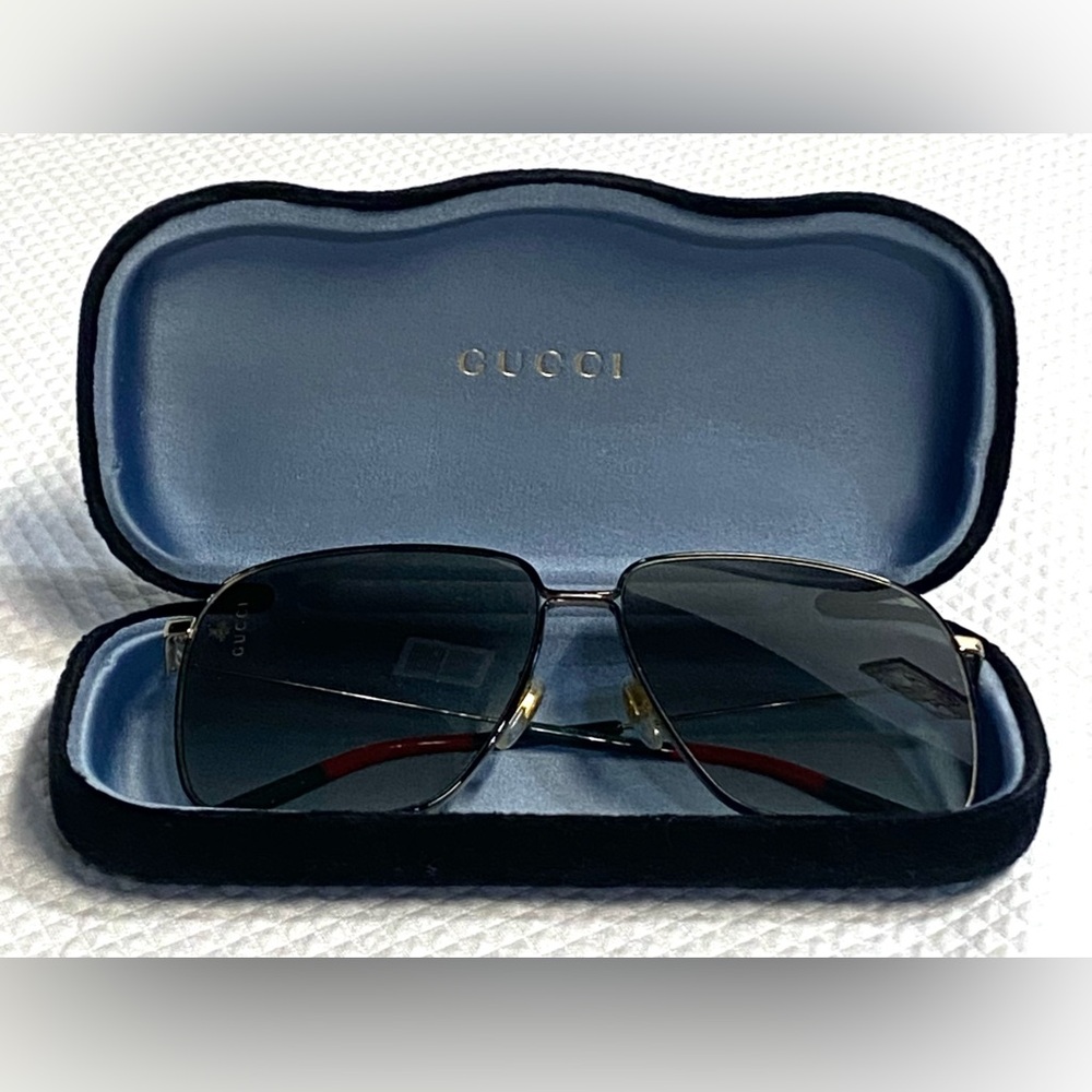 Gucci Black and Gold Aviator Sunglasses